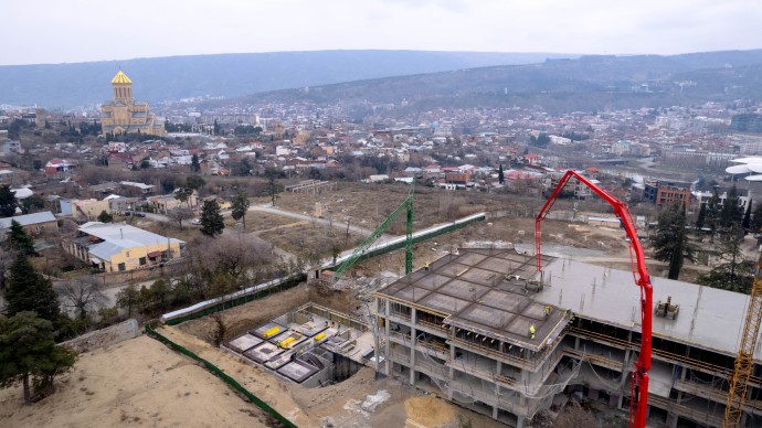 არსენალი რეზიდენსში აქტიურად მიმდინარეობს A და B ბლოკის მშენებლობა